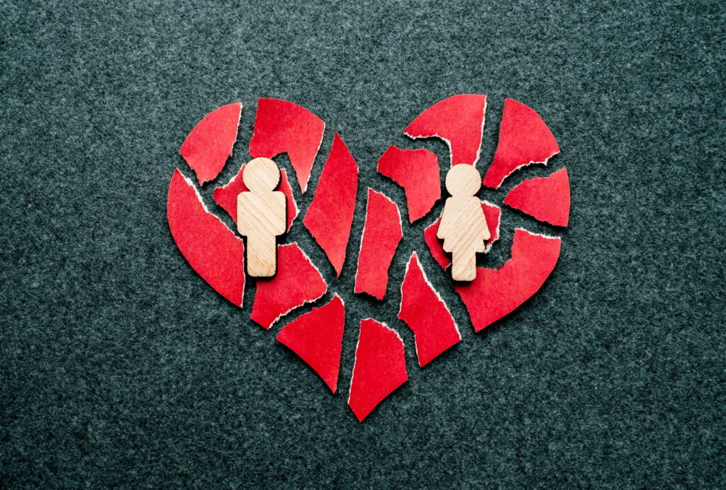 Image illustrant Illustration pour Le syndrome du cœur brisé : quand l'amour fait mal physiquement dans le contexte de Illustration pour Le syndrome du cœur brisé : quand l'amour fait mal physiquement